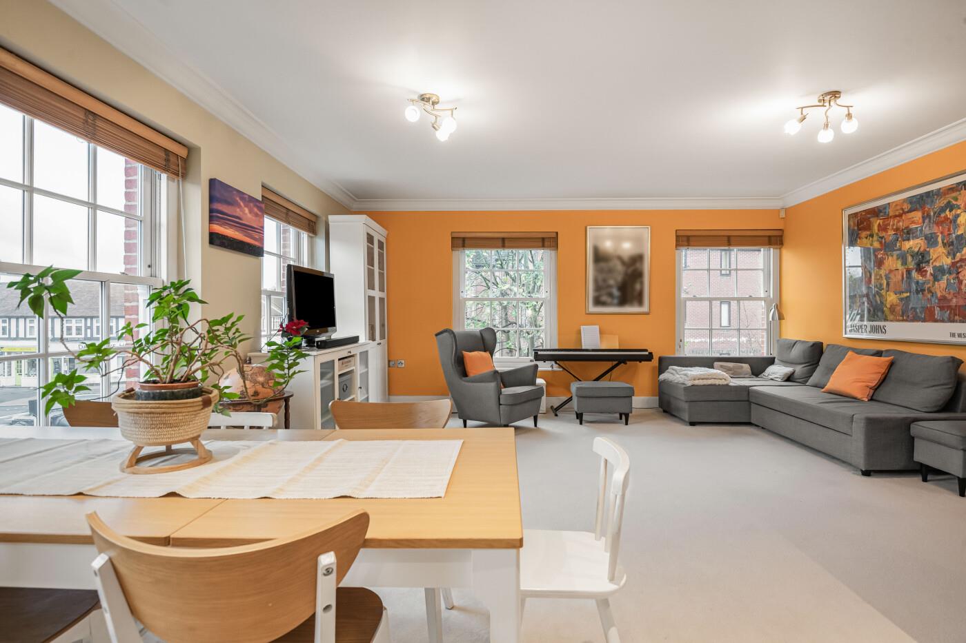 3 bed property in Norman Avenue, Henley-On-Thames